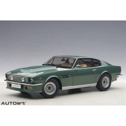 ASTON MARTIN V8 VANTAGE 1985 GREEN 1:18 AutoArt Auto Stradali Modellino