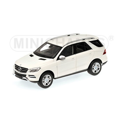 MERCEDES M CLASS 2011 WHITE 1:18 Minichamps Auto Stradali Modellino
