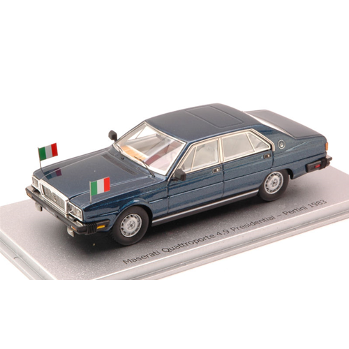 MASERATI QUATTROPORTE 4.9 1983 PRESIDENTE PERTINI BLU SERA 1:43 Kess Model Personaggi Storici Modellino