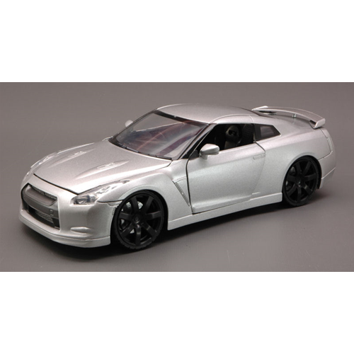 NISSAN GTR 2009 SILVER 1:24 New Ray Auto Stradali Modellino