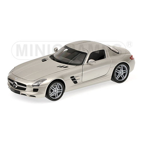 MERCEDES SLS AMG 2010 SILVER 1:18 Minichamps Auto Stradali Modellino