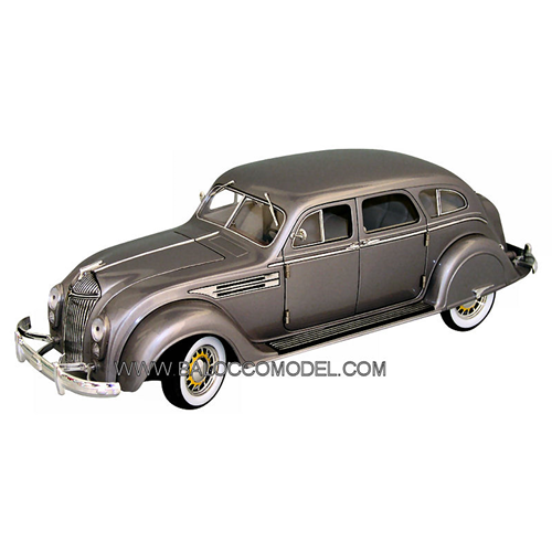 CHRYSLER AIRFLOW 1936 SILVER 1:18 Signature Auto d'Epoca Modellino