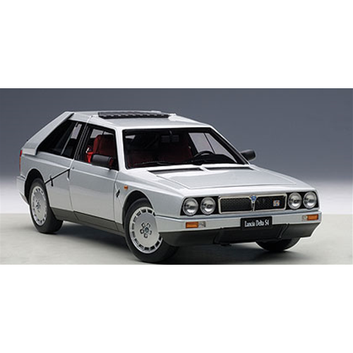 LANCIA DELTA S4 STRADALE 1985 SILVER 1:18 AutoArt Auto Stradali Modellino