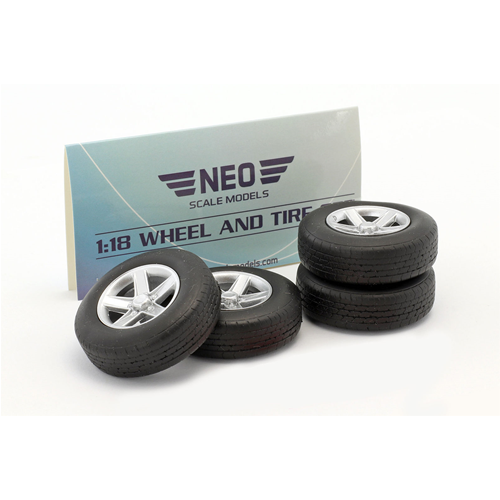 SET 4 GOMME CON CERCHI IN LEGA SILVER 1:18 Neo Scale Models Art.Vari Modellino