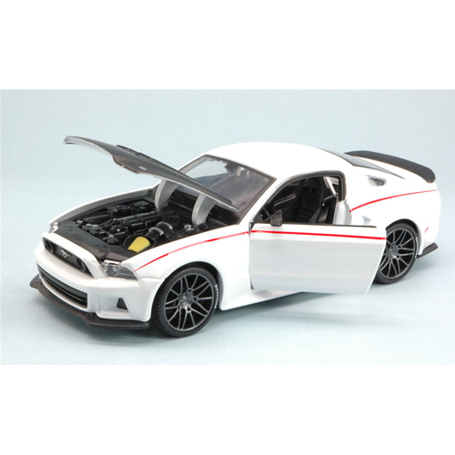 FORD MUSTANG STREET RACER 2014 WHITE/BLACK 1:24 Maisto Auto Stradali Modellino