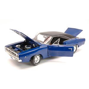DODGE CHARGER HARD TOP 1968 CHISTINE DENNIS GUILDER'S 1:18 Auto World Movie Modellino