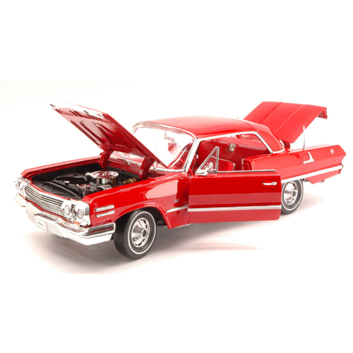 CHEVROLET IMPALA 1963 RED 1:18 Welly Auto Stradali Modellino