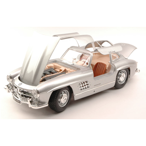 MERCEDES 300 SL 1954 SILVER 1:18 Burago Auto Stradali Modellino