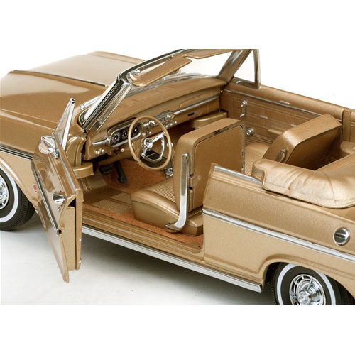 CHEVROLET NOVA OPEN CONVERTIBLE 1963 SADDLE TAN 1:18 SunStar Auto Stradali Modellino