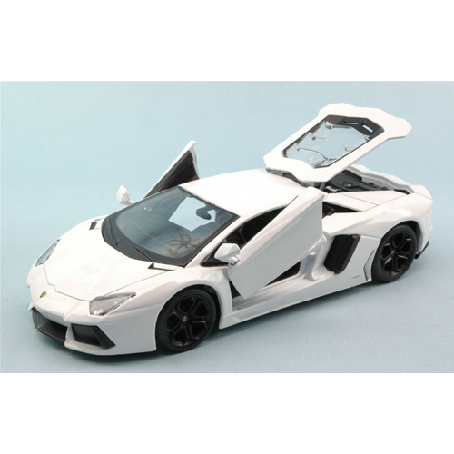 LAMBORGHINI AVENTADOR LP700-4 2011 WHITE 1:24 Maisto Auto Stradali Modellino