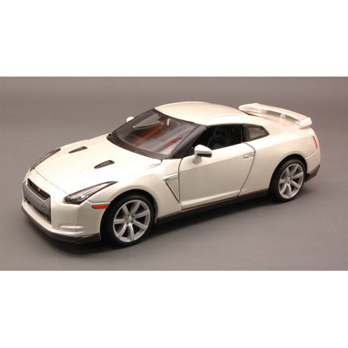NISSAN GT-R 2009 PEARL 1:24 Maisto Auto Stradali Modellino