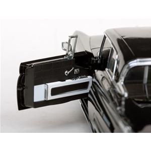 LINCOLN CONTINENTAL MARK II 1958 PRESIDENTIAL BLACK 1:18 SunStar Auto Stradali Modellino