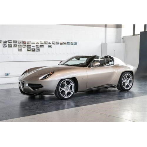 ALFA ROMEO TOURING DISCO VOLANTE SPYDER 2016 CHAMPAGNE 1:43 Matrix Scale Models Auto Stradali Modellino