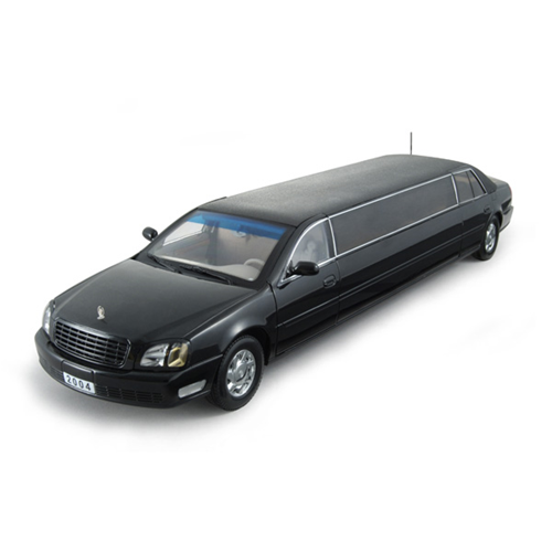 CADILLAC DEVILLE LIMOUSINE 2002 BLACK 1:18 SunStar Auto Stradali Modellino