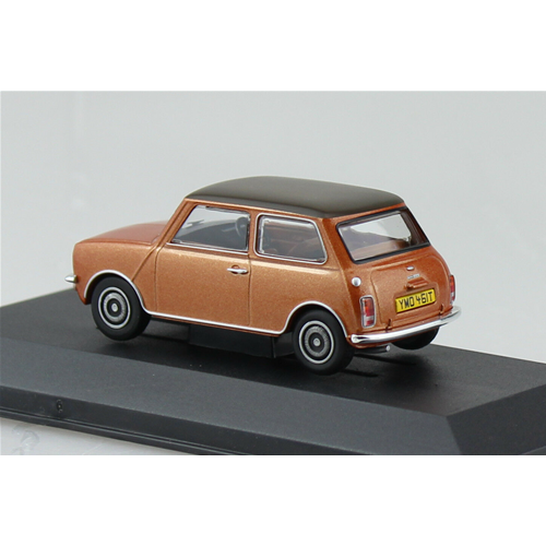 AUSTIN MORRIS MINI CLUBMAN 1100 1978 REYNARD METALLIC 1:43 Vanguards Auto Stradali Modellino
