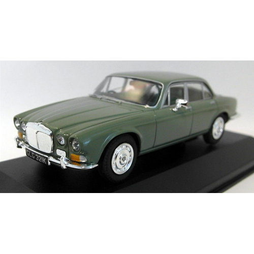 DAIMLER SOVEREIGN 4.2 SERIES 1 WILLOW 1972 GREEN 1:43 Vanguards Auto Stradali Modellino