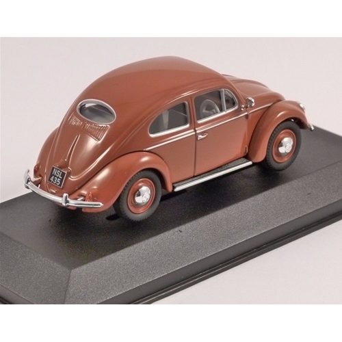 VW BEETLE CORAL OVAL REAR WINDOW SALOON 1951 1:43 Vanguards Auto Stradali Modellino