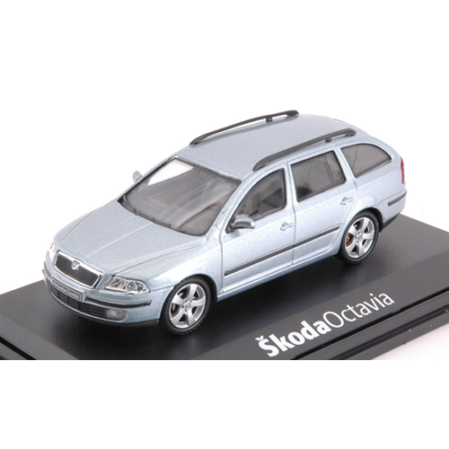 SKODA OCTAVIA COMBI 2004 SILVERBLUE 1:43 Abrex Auto Stradali Modellino