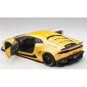 LAMBORGHINI HURACAN LIBERTY WALK METALLIC 2017 YELLOW 1:18 AutoArt Auto Stradali Modellino