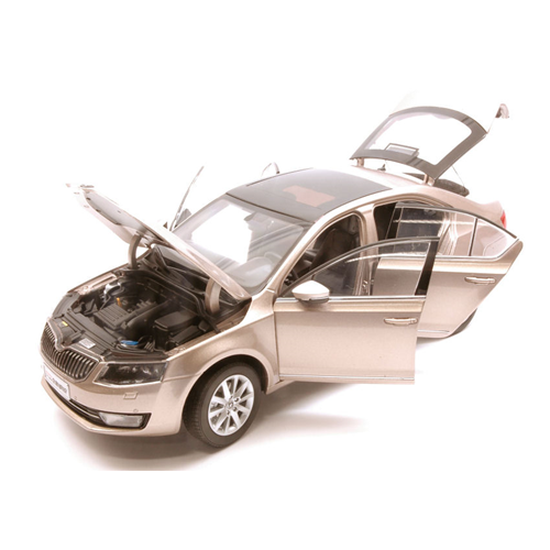 SKODA OCTAVIA III 2014 GOLD METALLIC 1:18 Abrex Auto Stradali Modellino