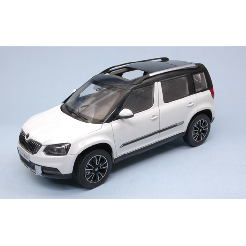 SKODA YETI FL OUTDOOR 2013 LIGHT WHITE 1:18 Abrex Auto Stradali Modellino