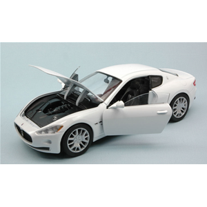 MASERATI GRAN TURISMO 2007 PEARL WHITE 1:24 MotorMax Auto Stradali Modellino