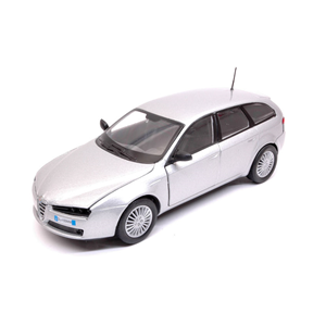 ALFA ROMEO 159 SW 2006 SILVER 1:24 MotorMax Auto Stradali Modellino