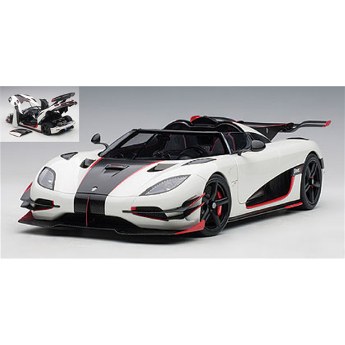KOENIGSEGG ONE:1 2014 PEBBLE  WHITE/CARBON BLACK 1:18 AutoArt Auto Stradali Modellino