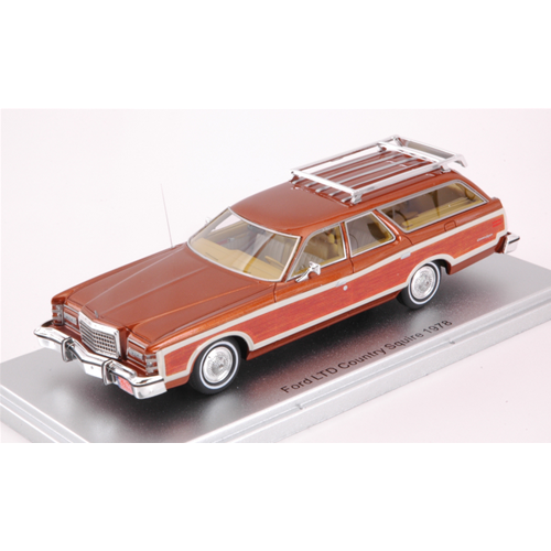 FORD LTD COUNTRY SQUIRE 1978 CHAMOIS METALLIC 1:43 Kess Model Auto Stradali Modellino