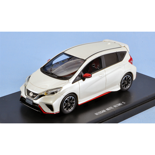 NISSAN NOTE NISMO S 2014 BRILLIANT WHITE PEARL 1:43 Ebbro Auto Stradali Modellino