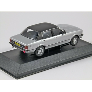 FORD CORTINA MK4 3.0 SAVAGE SILVER 1:43 Vanguards Auto Stradali Modellino