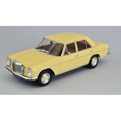 MERCEDES 200 D (W115) 1968 BEIGE 1:24 Whitebox Auto Stradali Modellino