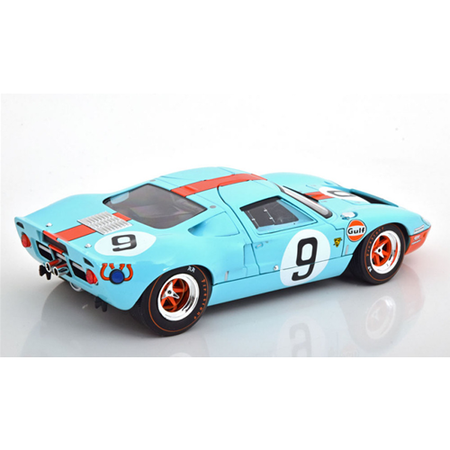 FORD GT40 GULF N.9 WINNER LE MANS 1968 P.RODRIGUEZ-L.BIANCHI 1:18 Solido Auto Competizione Modellino