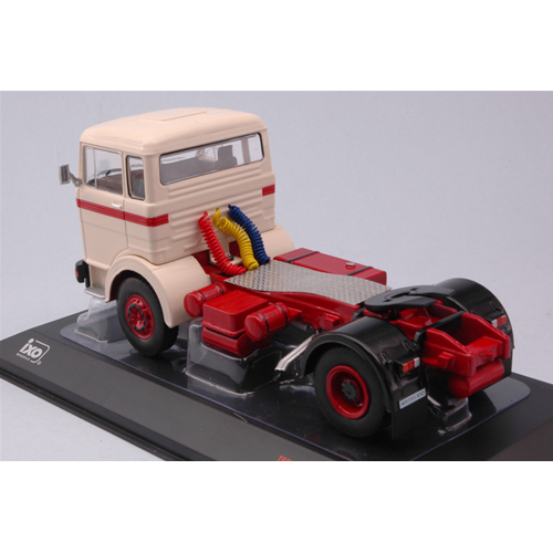 MERCEDES LPS 1632 1970 BEIGE/RED 1:43 Ixo Model Camion Modellino