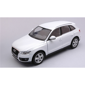 AUDI Q5 2008 WHITE 1:24 Welly Auto Stradali Modellino
