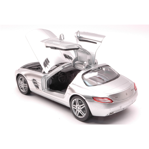 MERCEDES SLS AMG 2010 SILVER 1:24 New Ray Auto Stradali Modellino