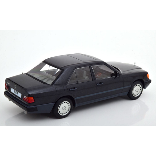 MERCEDES 300 E (W124) 1984 METALLIC BLACK 1:18 ModelCarGroup Auto Stradali Modellino