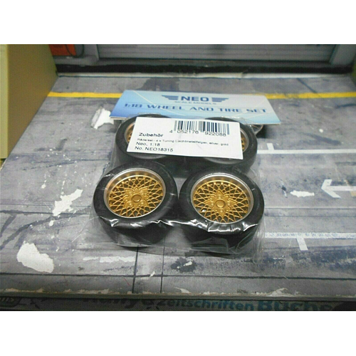 SET 4 GOMME CON CERCHI BBS TUNING GOLD 1:18 Neo Scale Models Art.Vari Modellino