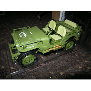 JEEP WILLYS 1944 MILITARY POLICE GREEN 1:18 Triple 9 Mezzi Militari Modellino