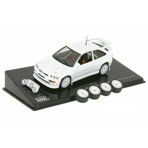 FORD ESCORT RC COSWORTH WHITE 1994 PLAIN BODY + 4 WHEELS-HEADLIGHTS 1:43 Ixo Model Auto Rally Modellino