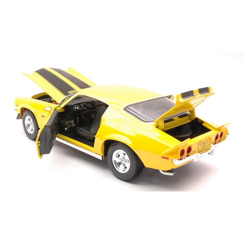CHEVROLET CAMARO Z28 1971 YELLOW 1:18 Maisto Auto Stradali Modellino