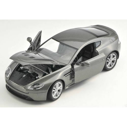 ASTON MARTIN V12 VANTAGE 2010 SILVER 1:24 Welly Auto Stradali Modellino