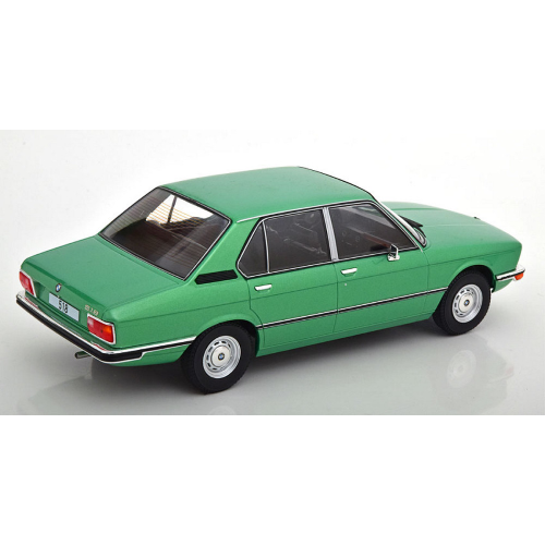 BMW 5er (E12) 1973 LIGHT GREEN 1:18 ModelCarGroup Auto Stradali Modellino