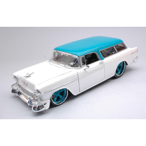 CHEVROLET NOMAD 1955 PEARL WHITE/TURQOISE 1:18 Maisto Tuning Modellino