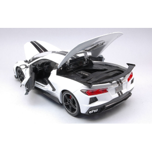 CHEVROLET CORVETTE STINGRAY (HIGH WING) 2020 WHITE 1:18 Maisto Auto Stradali Modellino