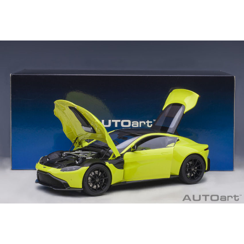 ASTON MARTIN VANTAGE 2019 LIME ESSENCE 1:18 AutoArt Auto Stradali Modellino