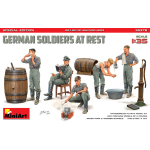 GERMAN SOLDIERS AT REST KIT 1:35 Miniart Kit Figure Militari Die Cast Modellino
