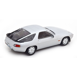 PORSCHE 928S COUPE 1979 SILVER 1:18 ModelCarGroup Auto Stradali Modellino