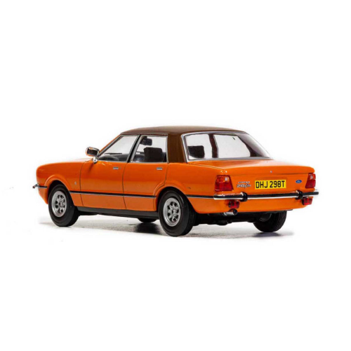 FORD CORTINA MK4 2.0 GHIA 1976 ORANGE 1:43 Vanguards Auto Stradali Modellino