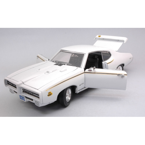 PONTIAC GTO JUDGE 1969 WHITE 1:18 MotorMax Auto Stradali Modellino